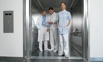 sedye-asansor.jpg Krankenhausaufzug